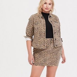 Torrid Leopard Print Denim Trucker Jacket Size 2